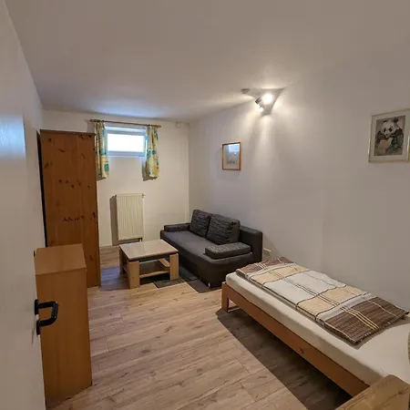 Souterrainwohnung דירה