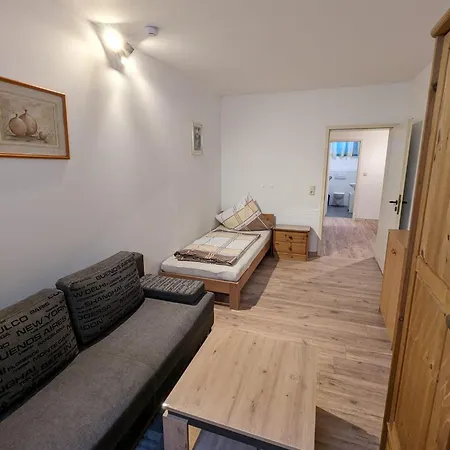 Souterrainwohnung